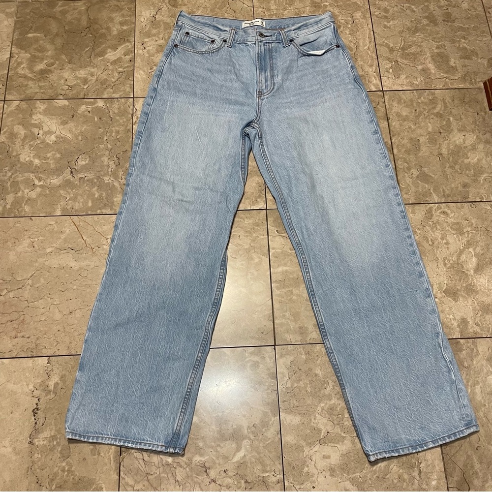 Abercrombie & Fitch High Rise Loose Jeans